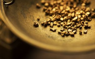 Newmont delivers solid earnings as it sees average gold prices above $2000 in Q1 teaser image