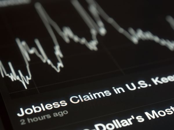 Gold price remains under pressure as U.S. jobless claims rises to 229k teaser image