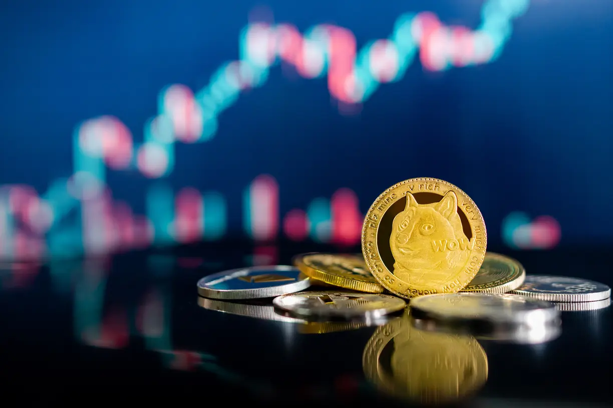 FOMO returns as DOGE rallies 22%, Bitcoin climbs back above $70k teaser image