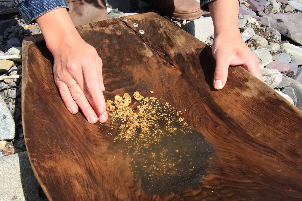 Four central banks sign new framework to enable responsible gold sourcing from small-scale miners in domestic currency teaser image