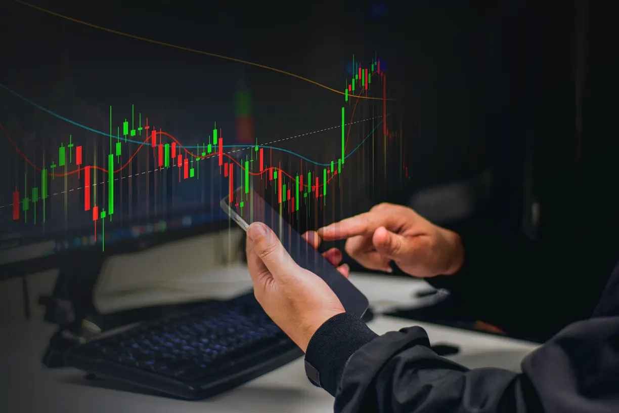 Cryptos consolidate, stocks climb higher as markets brush off Powell’s interest rate comments teaser image