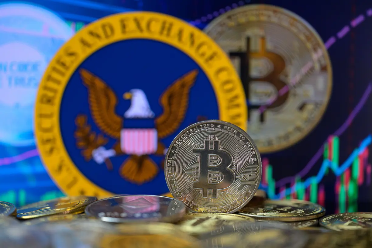 Banks lobby SEC to ease crypto custody rules for Bitcoin ETFs, DLT teaser image
