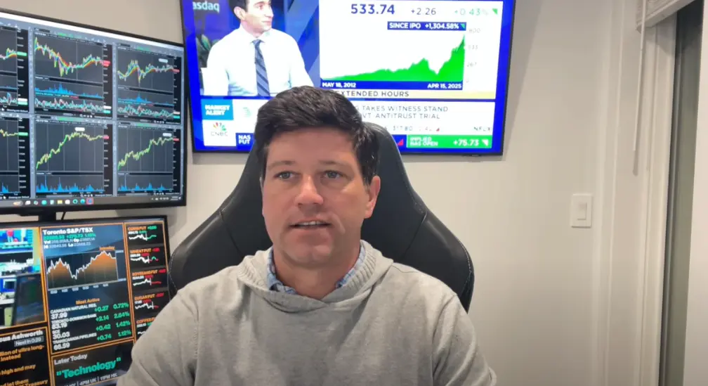 Gold/silver: Is the most crowded trade a bubble? Gold flows out of exchanges - Metals Minute w/ Phil Streible  teaser image