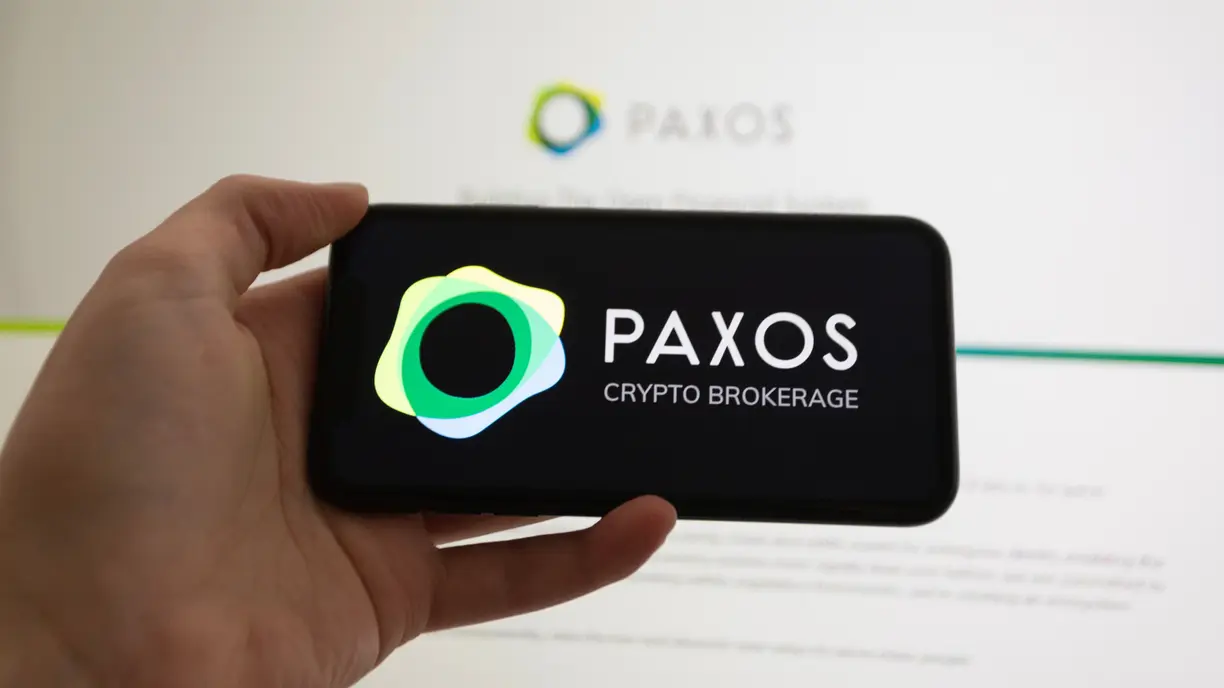 Crypto wins! SEC ends Paxos/BUSD probe, suggesting stablecoins are not securities teaser image