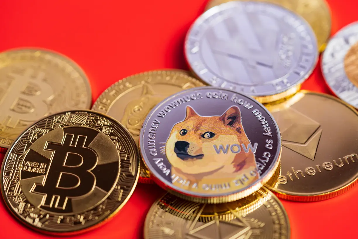Crypto degens say 'meh' to Bitcoin’s climb as altcoins record triple-digit gains teaser image