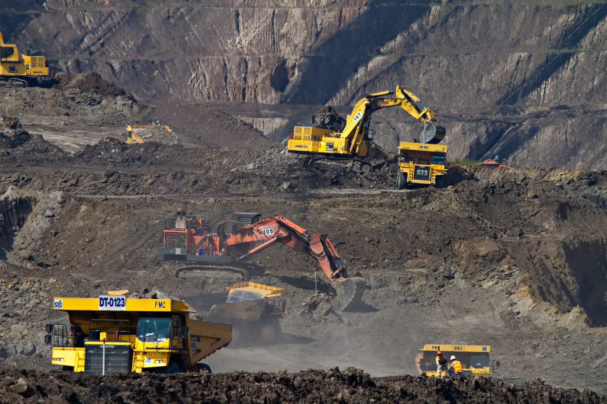 Zimbabwe gold output declines 15% amid electricity, forex shortages teaser image