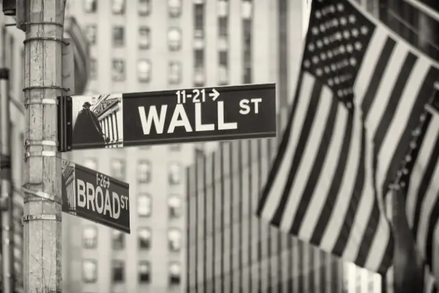 Gold prices remain under pressure as New York Fed's Empire State Survey drops to -43.7 teaser image