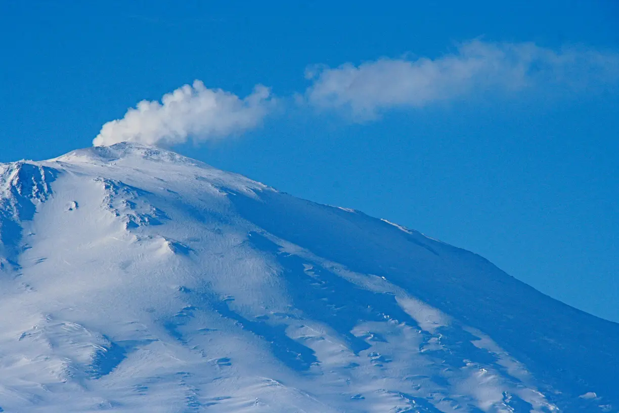 $6,500 worth of gold is produced by this volcano every day, but good luck getting it to market teaser image