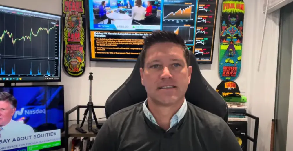 Gold/Silver: What could break the precious metals out of this trading range? - Metals Minute w/ Phil Streible teaser image
