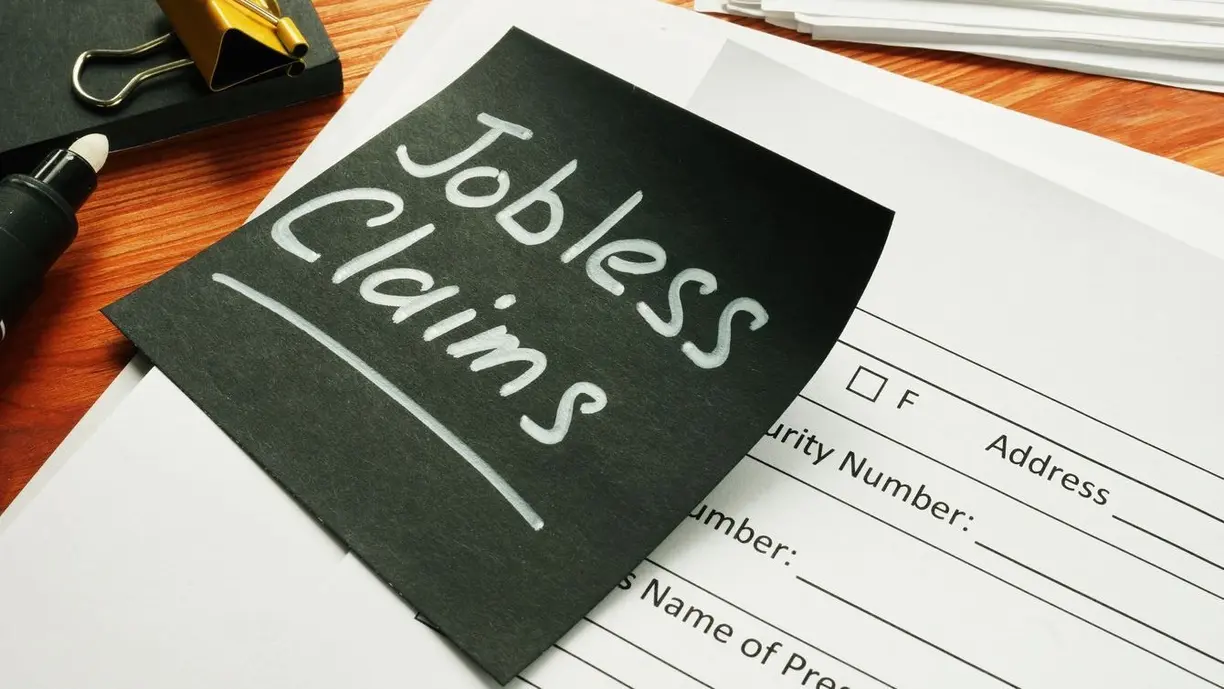 Spot gold approaches $4,400/oz after U.S. weekly jobless claims rise to 209k teaser image