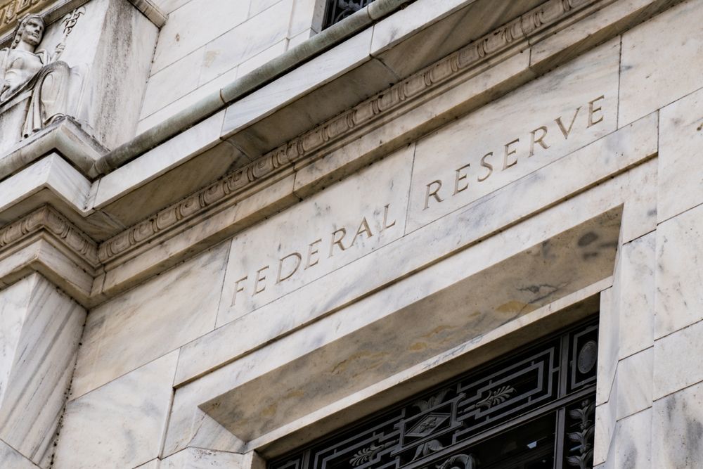 Fed minutes show an FOMC confident in the US economy despite weakening dollar, steepening Treasuries teaser image