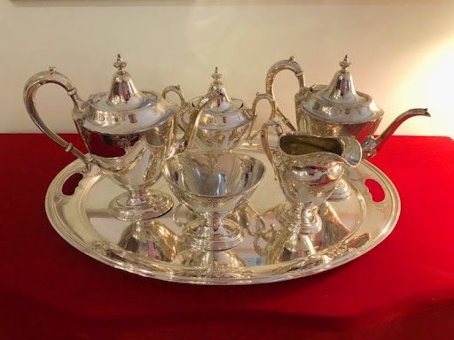 Consumers are flooding the market with silver, but not enough to cap prices - House of Kahn Estate Jewelers teaser image
