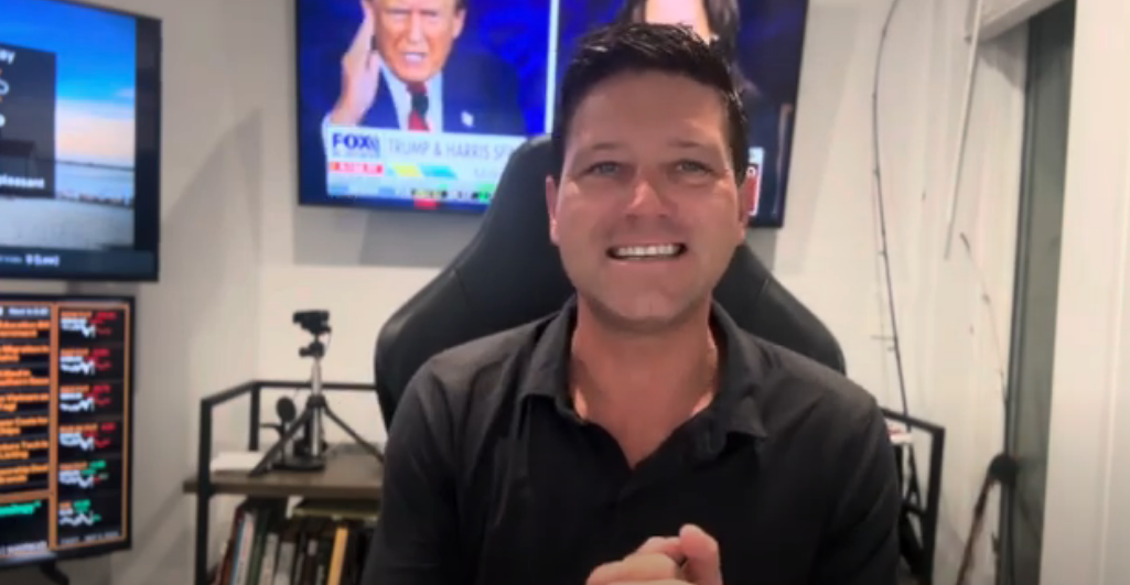 Gold/Silver: Precious metals surge overnight! - what's driving It? - Metals Minute w/ Phil Streible teaser image