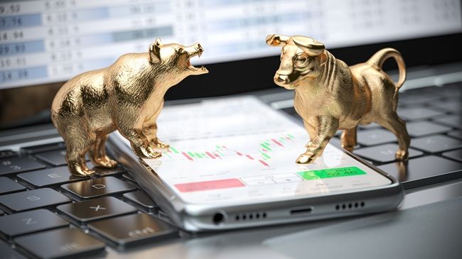 Gold retreats from record highs as traders secure gains, but bullish momentum remains intact teaser image