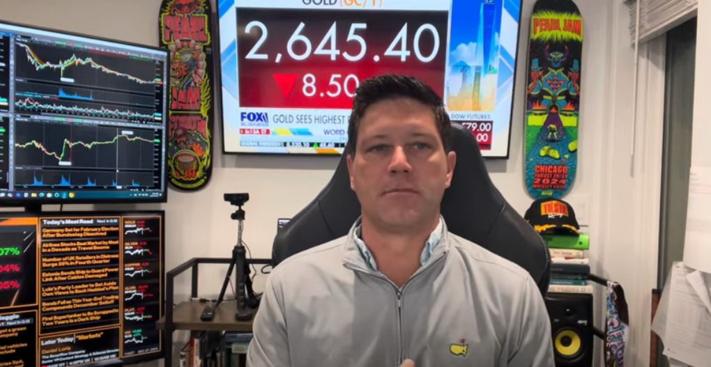 Gold/Silver: Precious metals weaken overnight on holiday volume - Metals Minute w/ Phil Streible teaser image