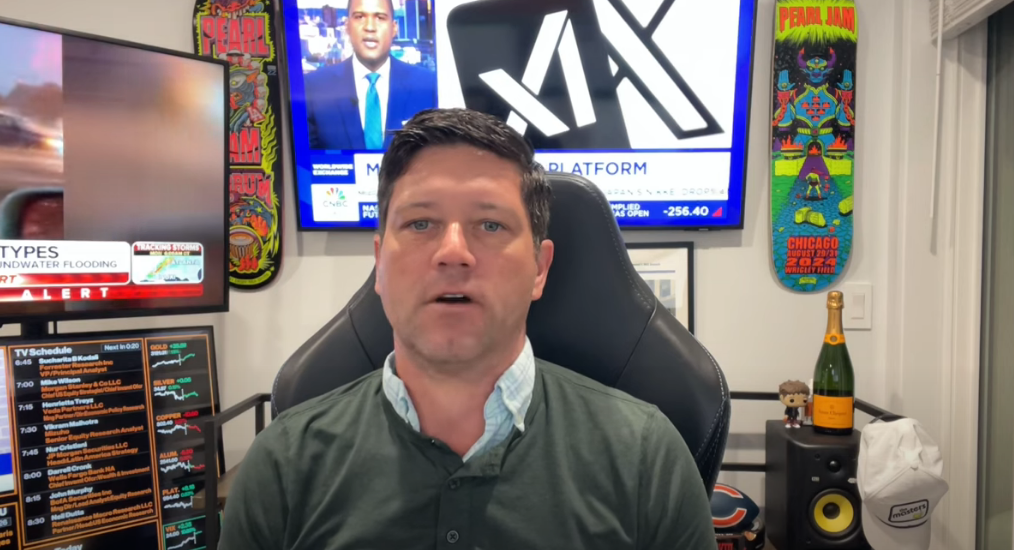 Gold/silver: Copper weighs in on silver's rally - US equities price targets lowered - Metals Minute w/ Phil Streible teaser image