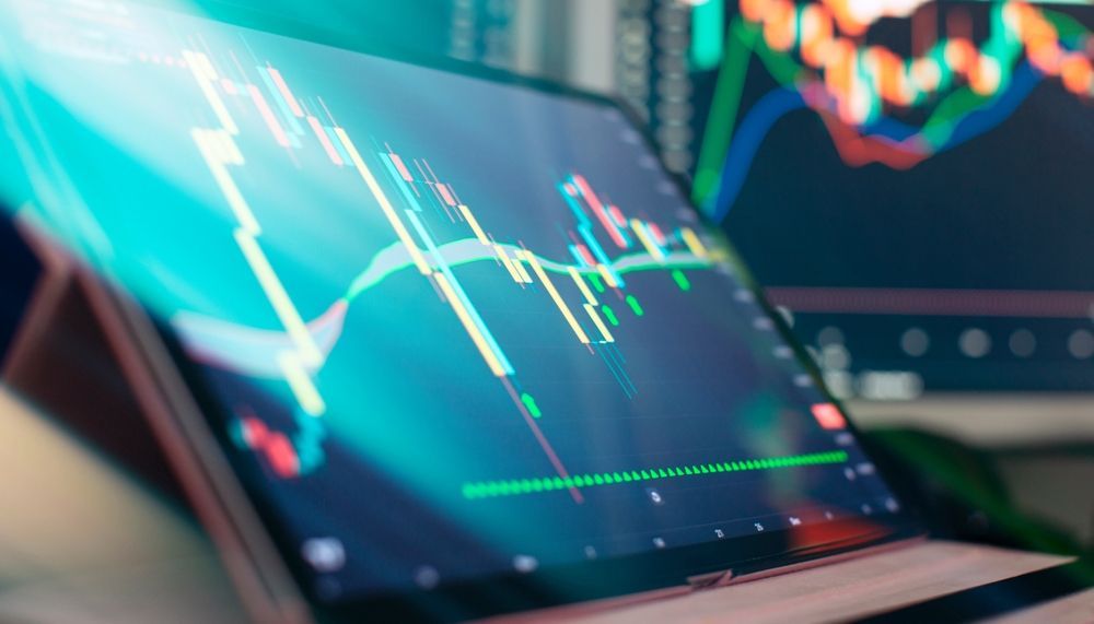 Gold falls near session lows after U.S. durable goods surprise with 2.9% gain in August teaser image