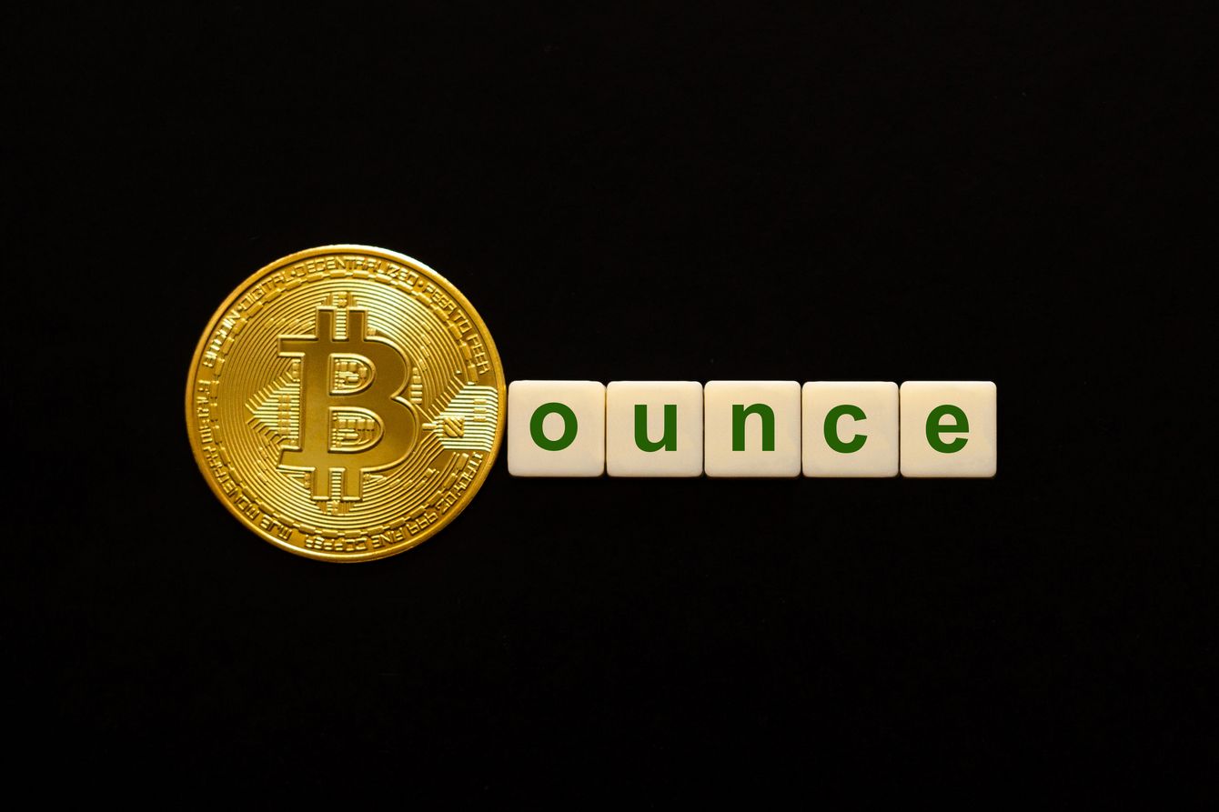Cryptos bounce back after flash crash, Bitcoin bulls set sights on $70k teaser image