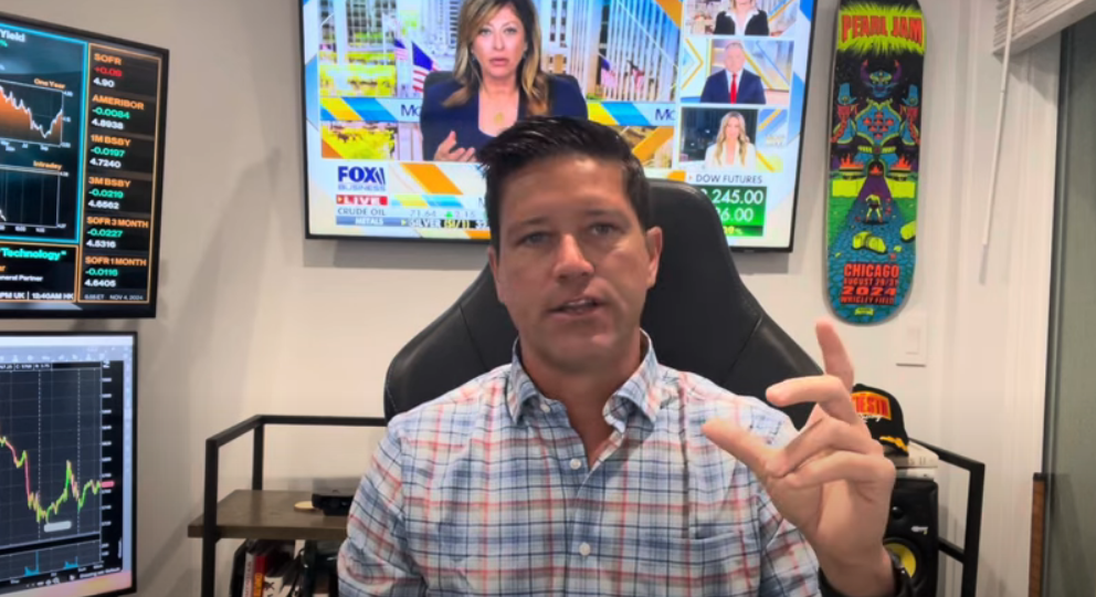 Gold/Silver: Rising copper prices boost silver overnight! Key levels -Metals Minute w/ Phil Streible teaser image