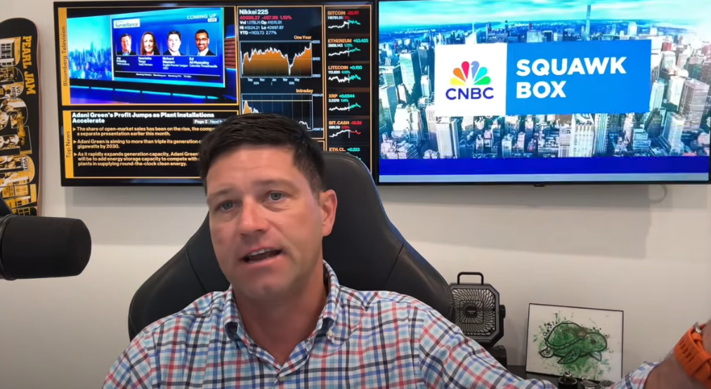 Gold/silver: ETF flows jump 20 million oz. last Week & UBS raises PT to $42 on silver - Metals Minute w/ Phil Streible teaser image